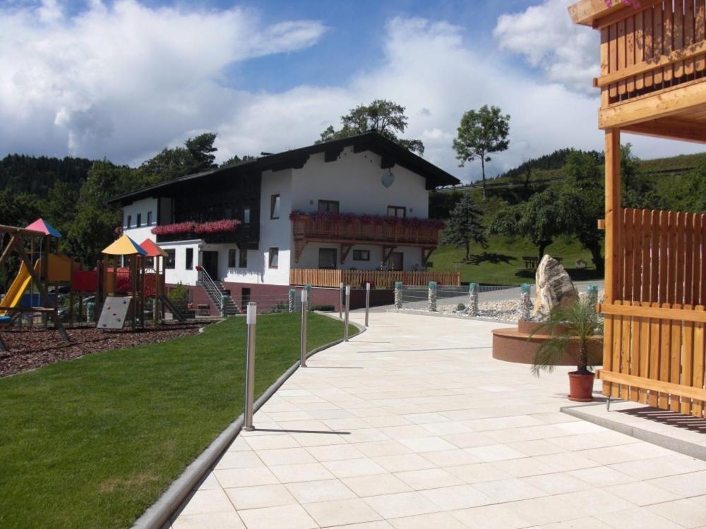 Panoramadorf Saualpe Hotel Eberstein ภายนอก รูปภาพ