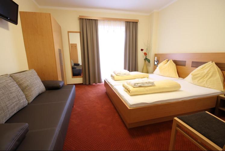 Panoramadorf Saualpe Hotel Eberstein ภายนอก รูปภาพ