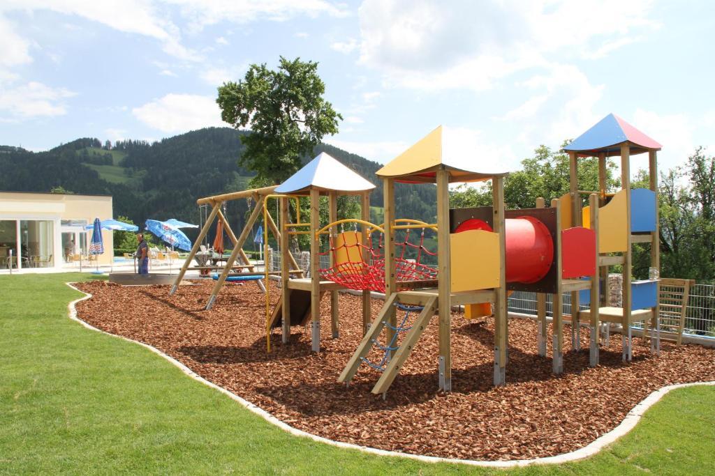 Panoramadorf Saualpe Hotel Eberstein ภายนอก รูปภาพ